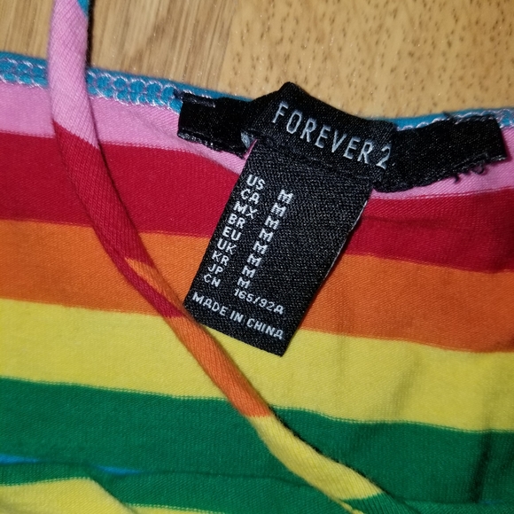 Rainbow striped halter crop top - Picture 2 of 4